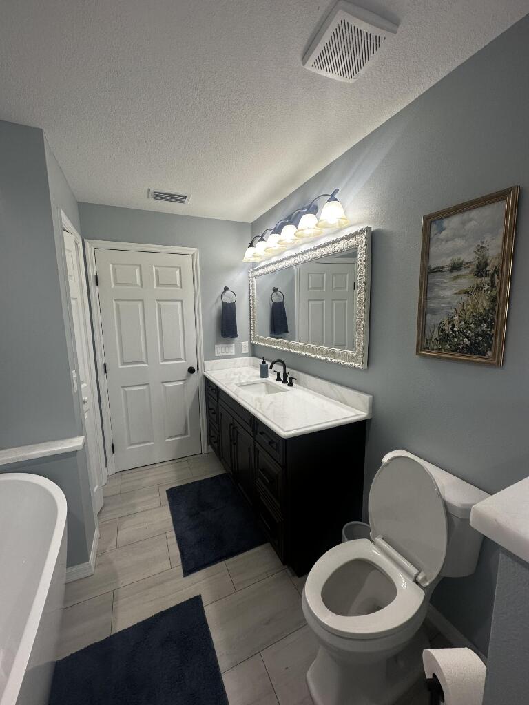 Azure Oasis of Lakeland After