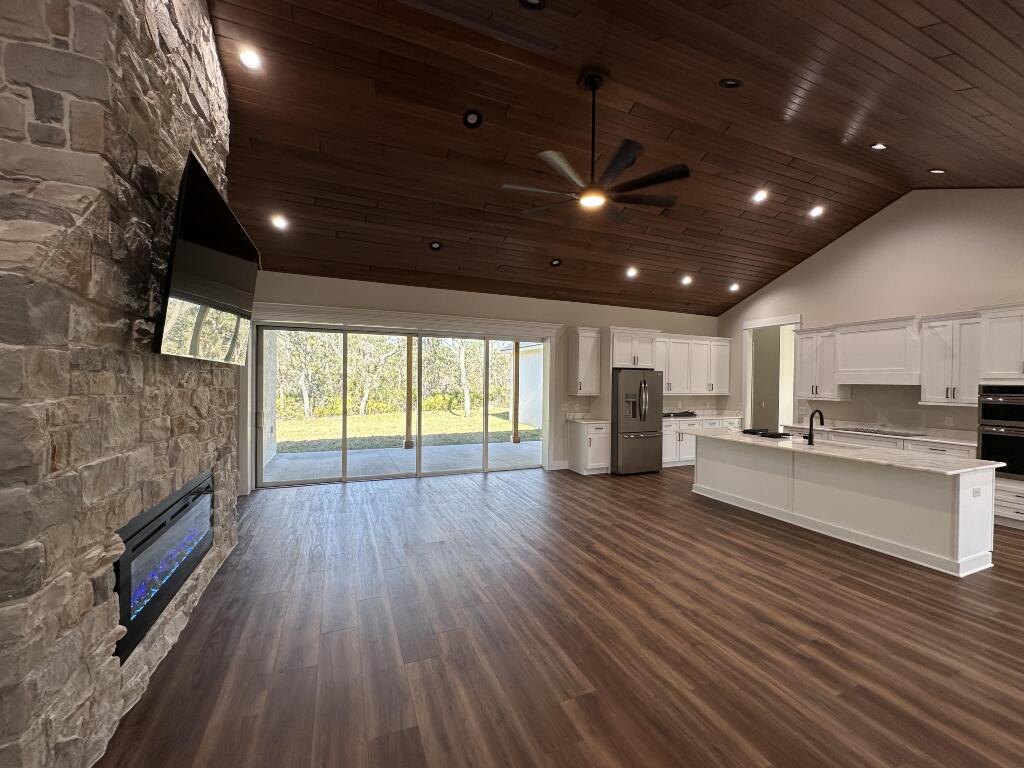 Custom home builds for active families in Bartow, Florida