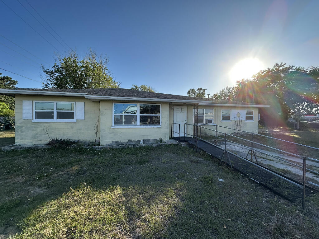 Front of House Before Remodel